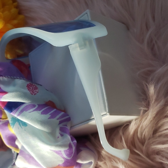 Fashion Shades Blue - Picture 3 of 4